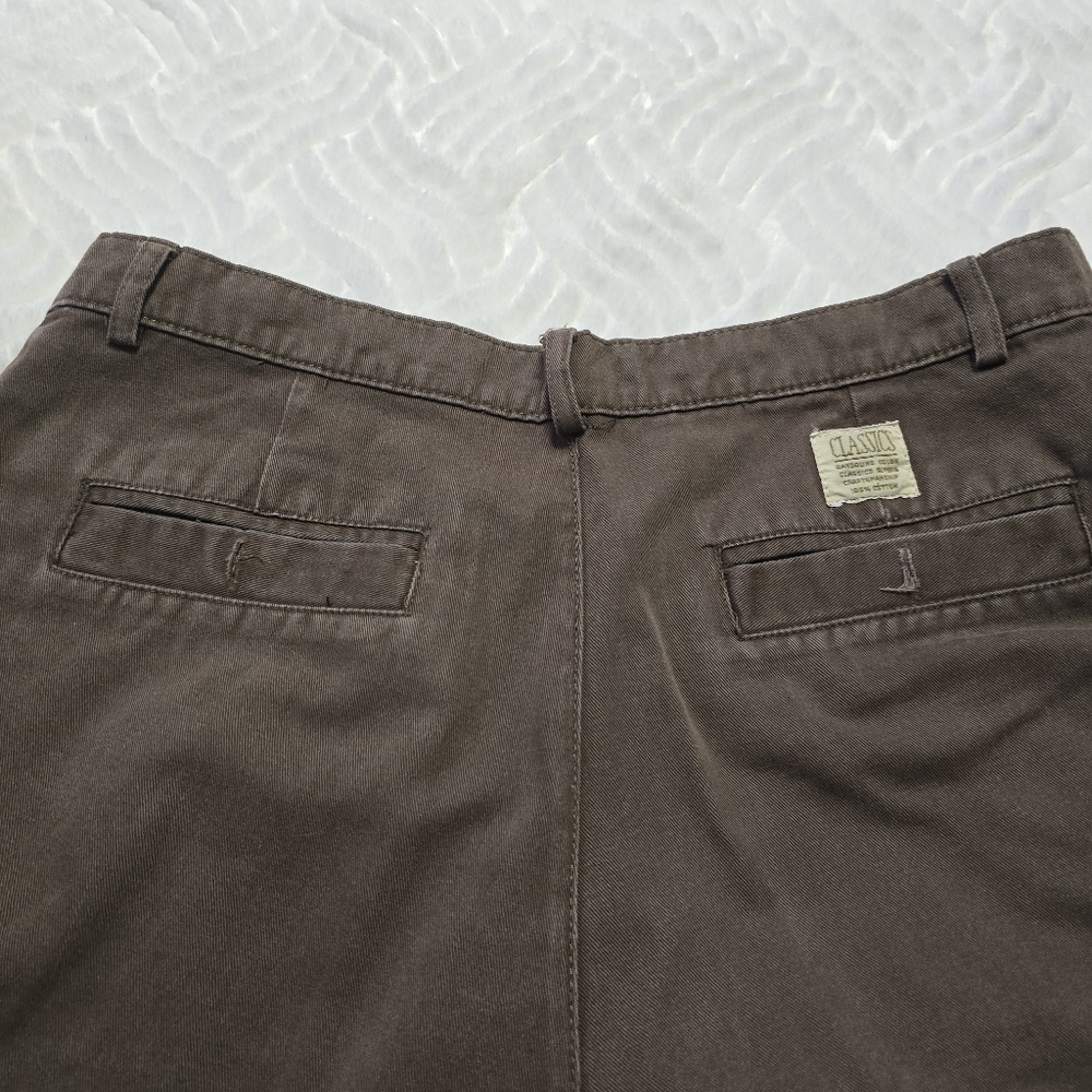CLASSICS Men's Brown Shorts. Size 31 - Picture 6 of 11